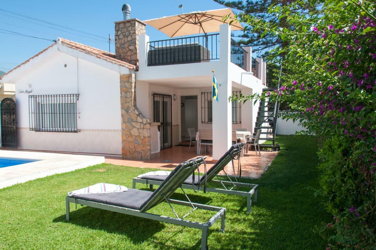 Villa Marysol Sleeps 6 フエンヒロラ エクステリア 写真